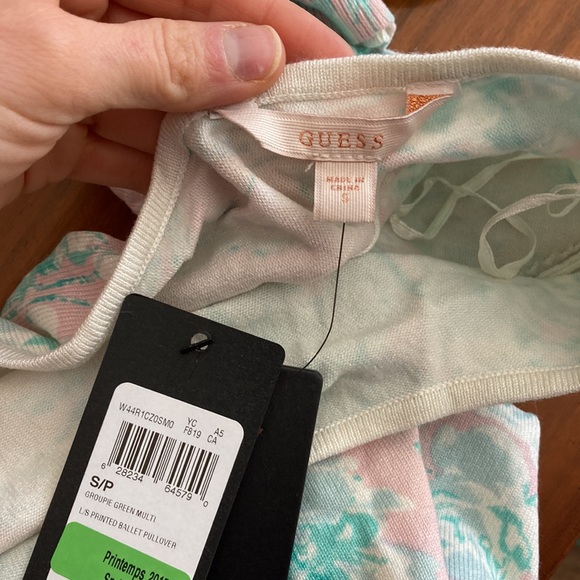 Guess Spring Back Scoop Top, S - Picture 12 of 13